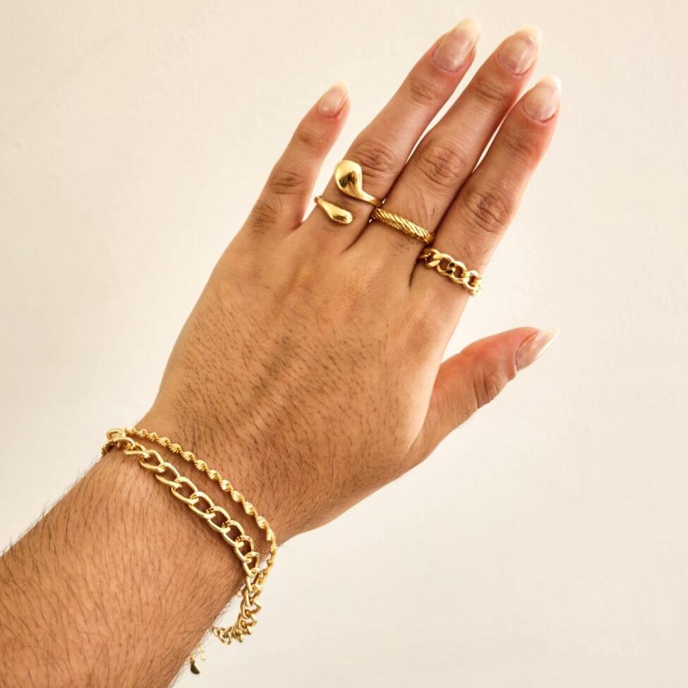 Anel Ajustável Croissant Vazado  - Banho de Ouro 18k