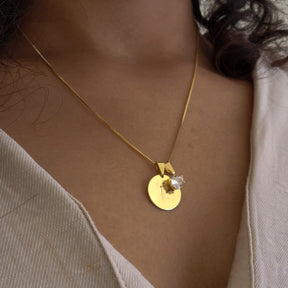 Colar Medalha Inicial Letra Personalizado por Punção - Banho de Ouro 18k