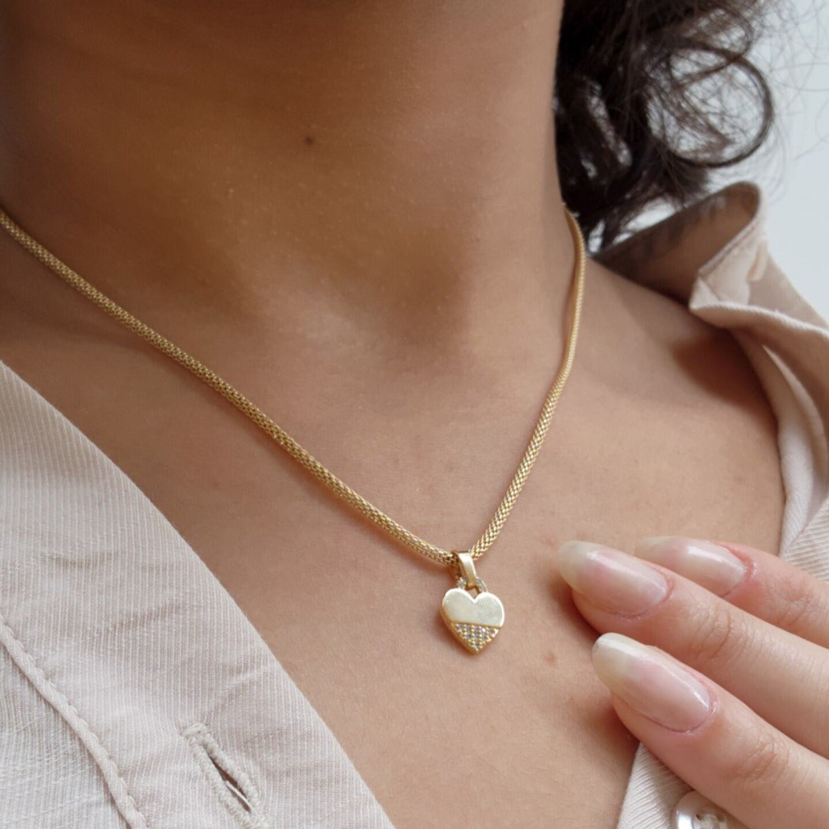 Colar Malha com Pingente Coração - Banho de Ouro 18k