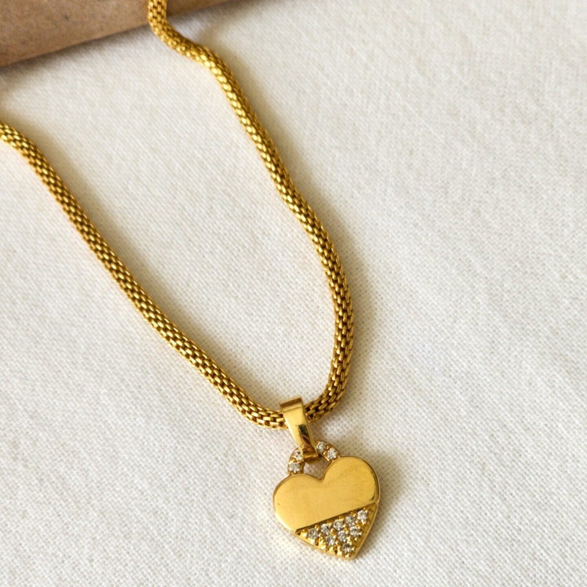 Colar Malha com Pingente Coração - Banho de Ouro 18k
