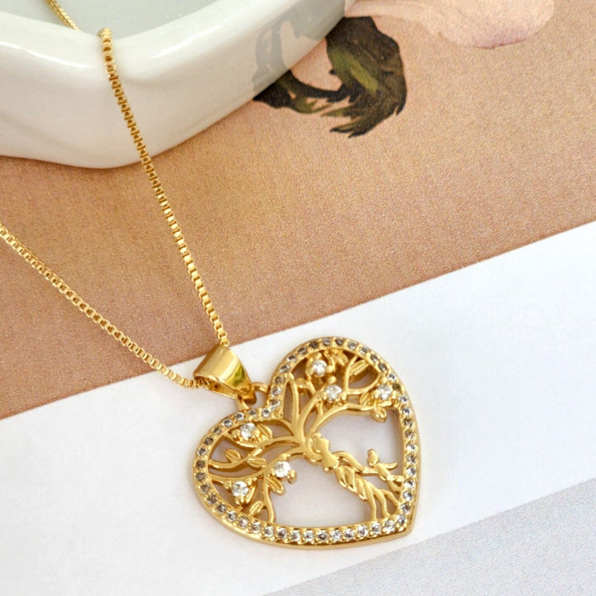 Colar Árvore da Vida Coração Cravejado - Banho de Ouro 18k